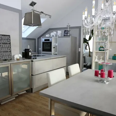 Mit Designerkueche, Loggia Nahe Stuttgart لودفيغسبرغ