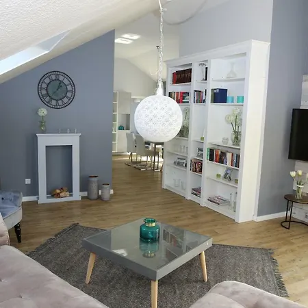 Mit Designerkueche, Loggia Nahe Stuttgart Apartment Ludwigsburg